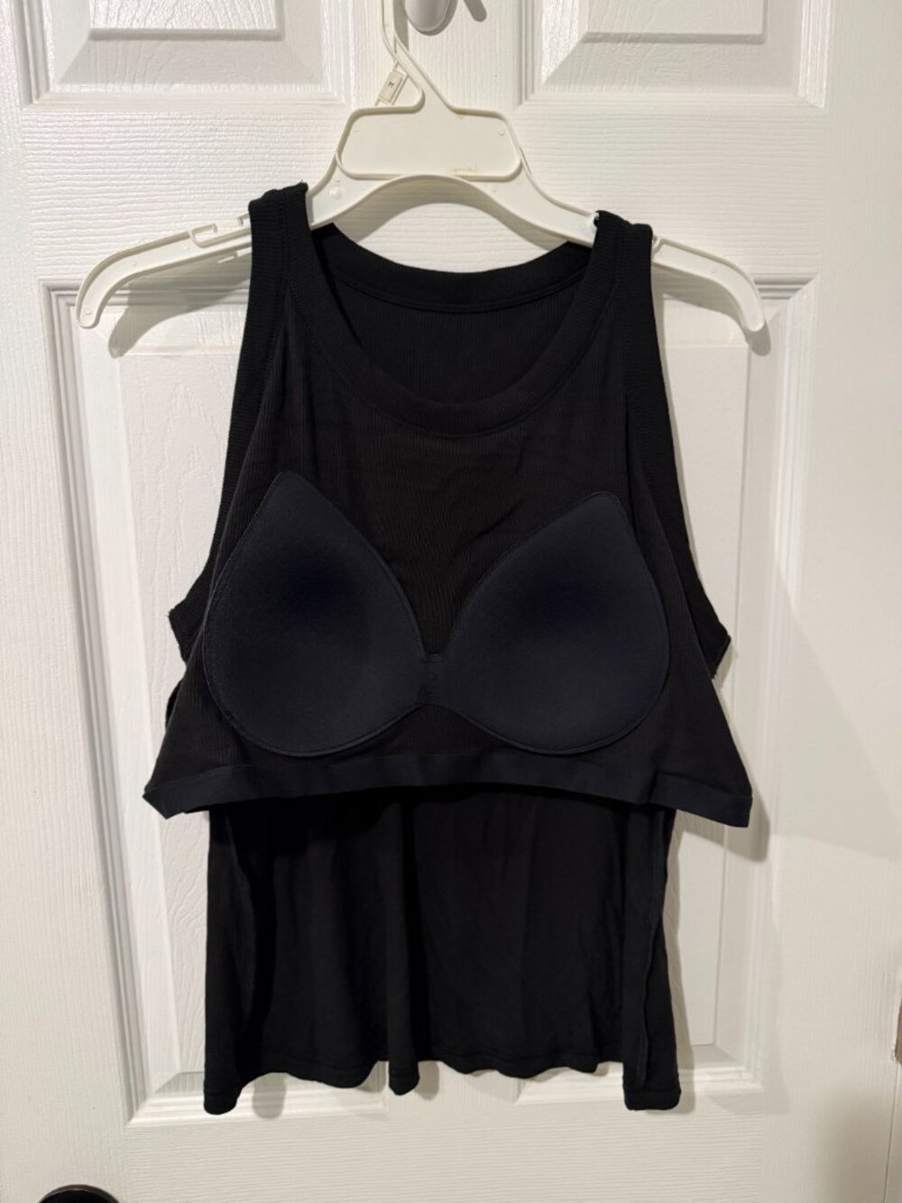 Black Built In Bra Tanktop - Picture 3 of 3